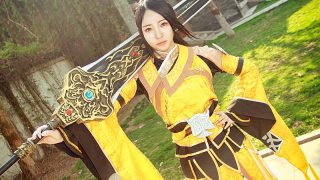 「藏锋舞重剑，不负韶华」 出镜：茶花