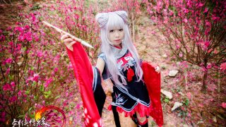 剑网三。破军花萝恶人套 出镜：呆死机---小唯_