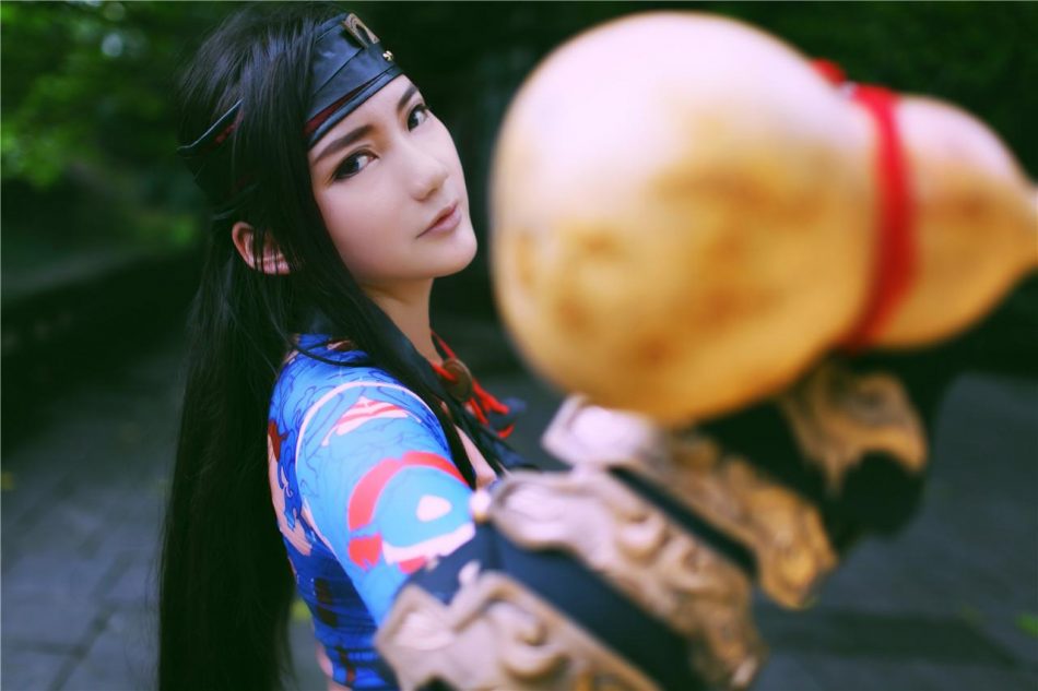 27f57c50879311e5a1bfb9c6a7e5c3b6