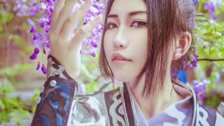 独绕回廊行复歇，遥听弦管暗看花 出镜：彦合光