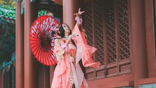 破虚空，碎流影，徒留痕，剑转流云。 出镜：叉子