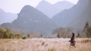 浮世事无限，何须要到头。 壮心为客尽，孤迹卧云休。出镜：箫玖