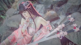 【cos正片】《剑网三》若我不曾只习剑法，而肯修云裳哪怕月余，也许就不至于在那时手足无措。剑道虽是心中所愿，但所爱之人失去时，却连心都失了。  出镜： 一夏木木一