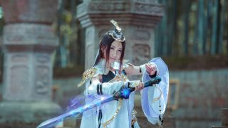 仙乡久在红尘里，唯余一山月色清。出镜：折西西Jersey