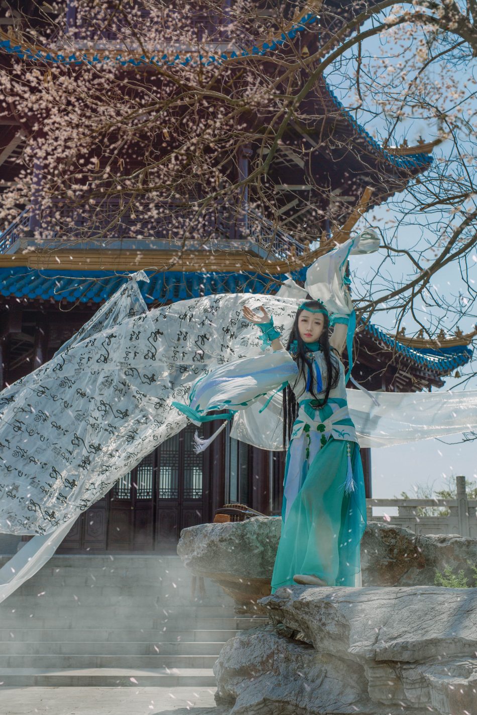 395ef6a92b1d4c18a97f75d3eb09e596