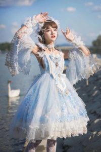 LOLITA装扮 出镜：谢安然