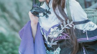 脚踩云烟背负囊，不分寒暑采药忙  出镜：四月桃花