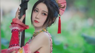 溪雨秀 出镜： 白不白衣