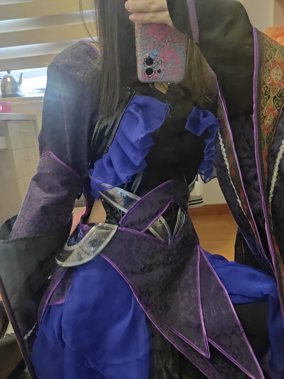 7040457811259563022-4