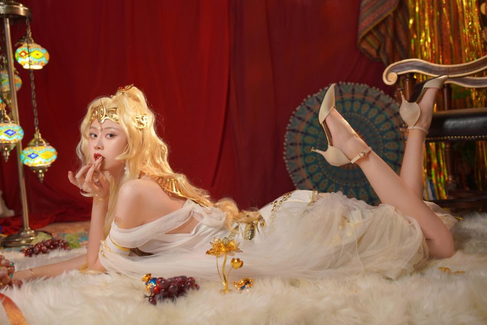 6985109474511952904-8