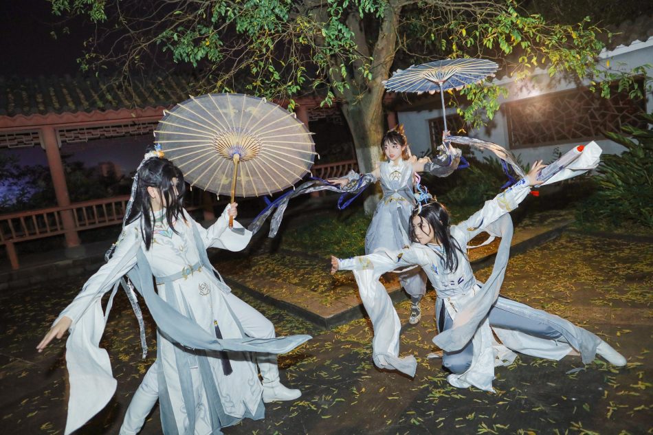 6954314086150577184-2