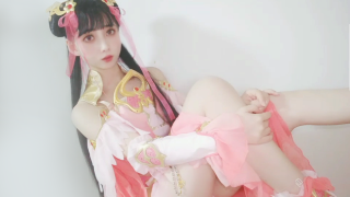 剑网三COS驰冥秀萝/粉盒子萝莉 出镜：CN甜甜圈