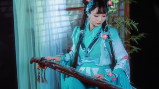 剑网三琴萝COS 出镜：芳蕤森森