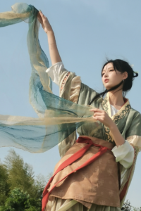 最近在进行一些汉服 出镜：麗畫