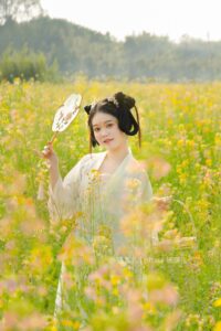 #正片#汉服#春#春日记录#油菜花#写真 出镜：殇_雪_儿