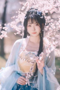 春天来啦！拍拍花🌸 出镜：恩雅