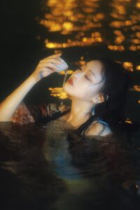 汉服温泉 出镜：塞酱