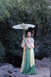 【汉服写真】 出镜：真的是一个小透明