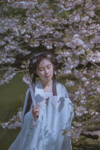 岸芷汀兰，郁郁青青 出镜：兰泠